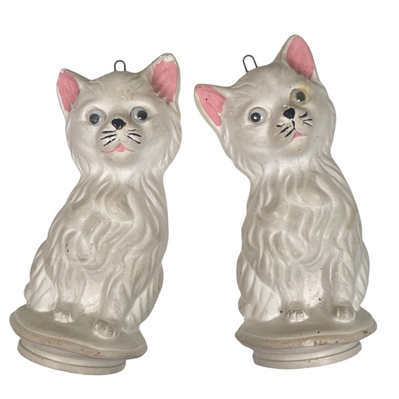 Vtg Set Of 2 White Chalkware CATS Kitten Wall Decor 50s 60s Kitschy Cute - Picture 1 of 6